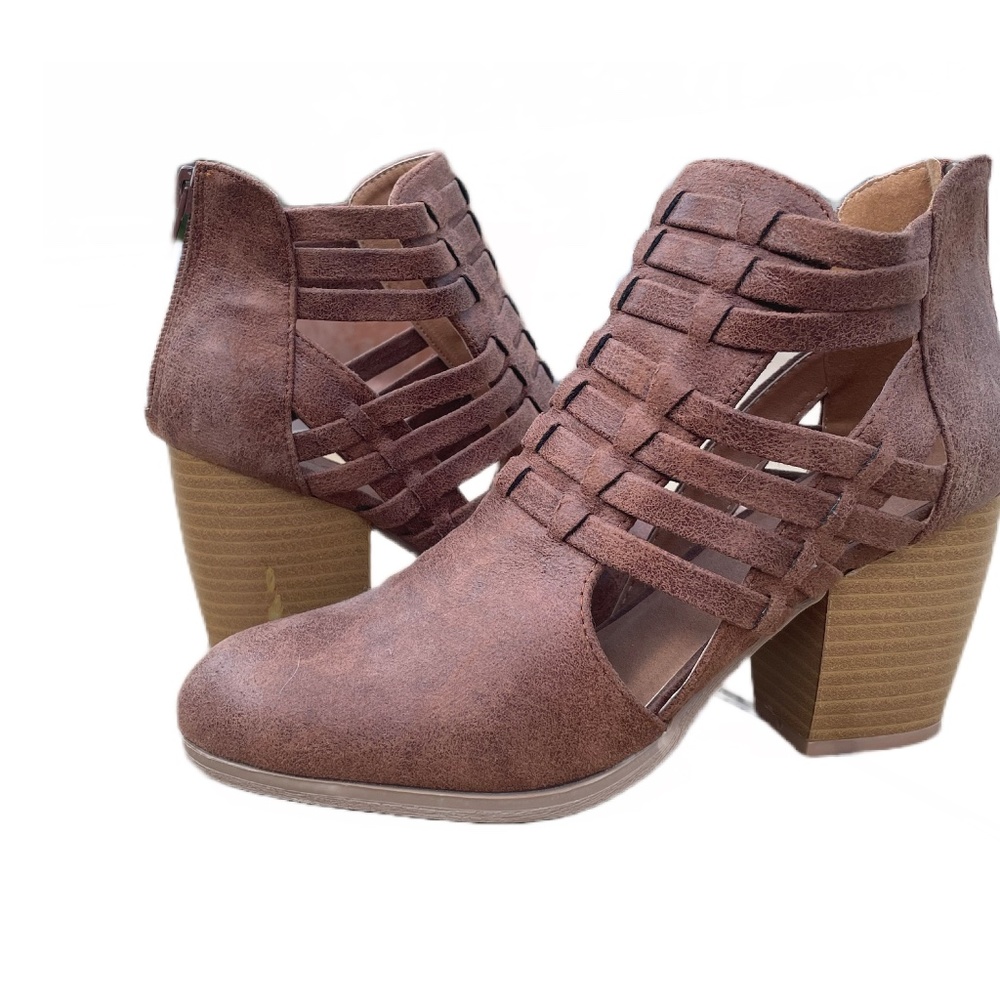 Qupid Brown Woven Booties